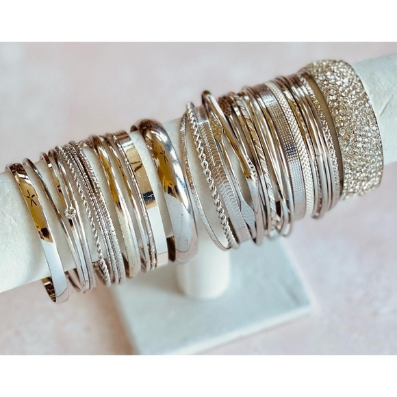 Set of 35 Thin Silver Tone Metal Y2K Style Glam Fashion Bangles Bracelets Stack - Picture 4 of 4